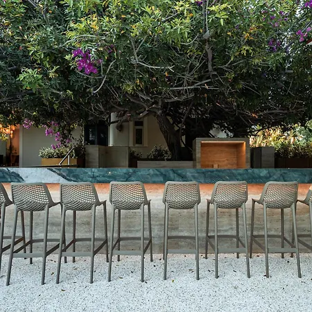 Averde ヴィラ ラルナカ